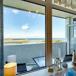 - Haus E, App 0e1008 דירה