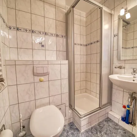 - Haus E, App 0e1008 *